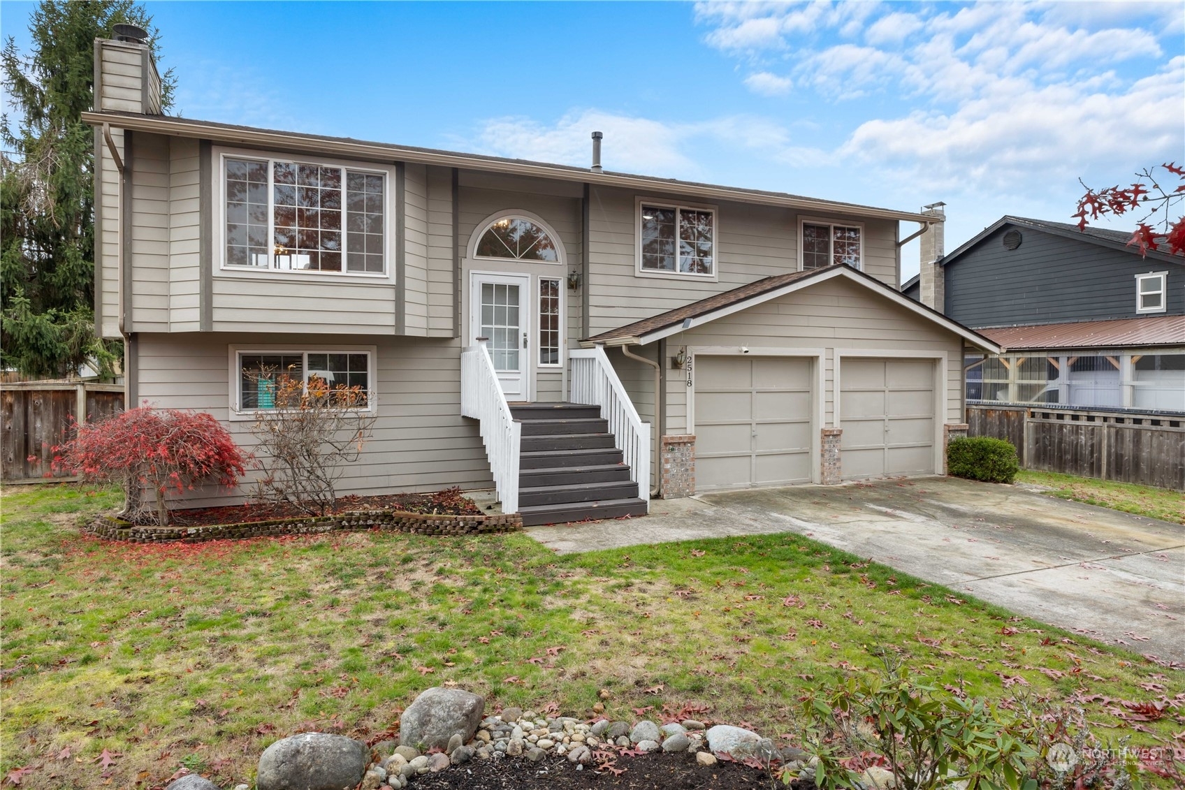 Property Photo:  2518 20th Street SE  WA 98374 