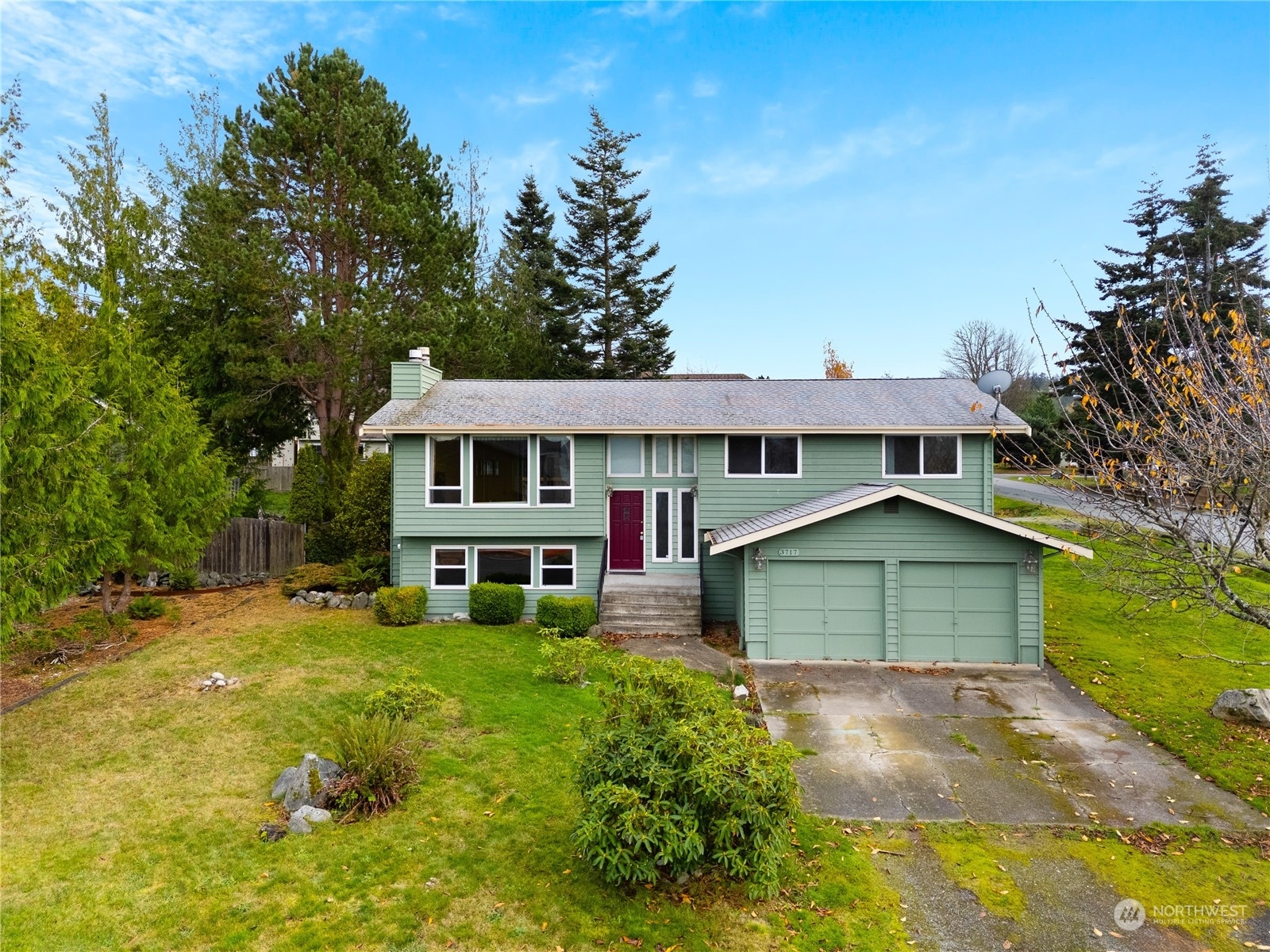 Property Photo:  3717 W 3rd Street  WA 98221 