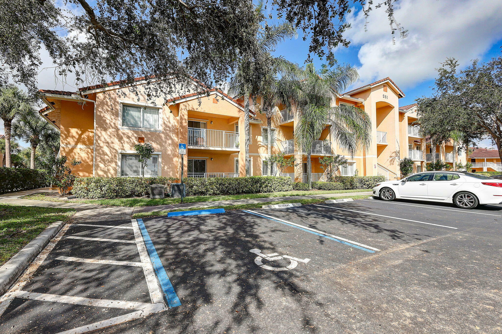 Property Photo:  261 SW Palm Drive 202  FL 34986 