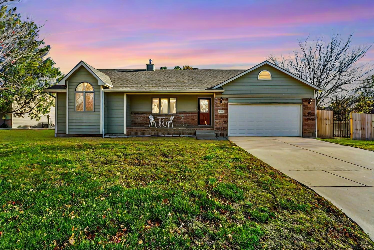 Property Photo:  1204 S Todd St  KS 67207 