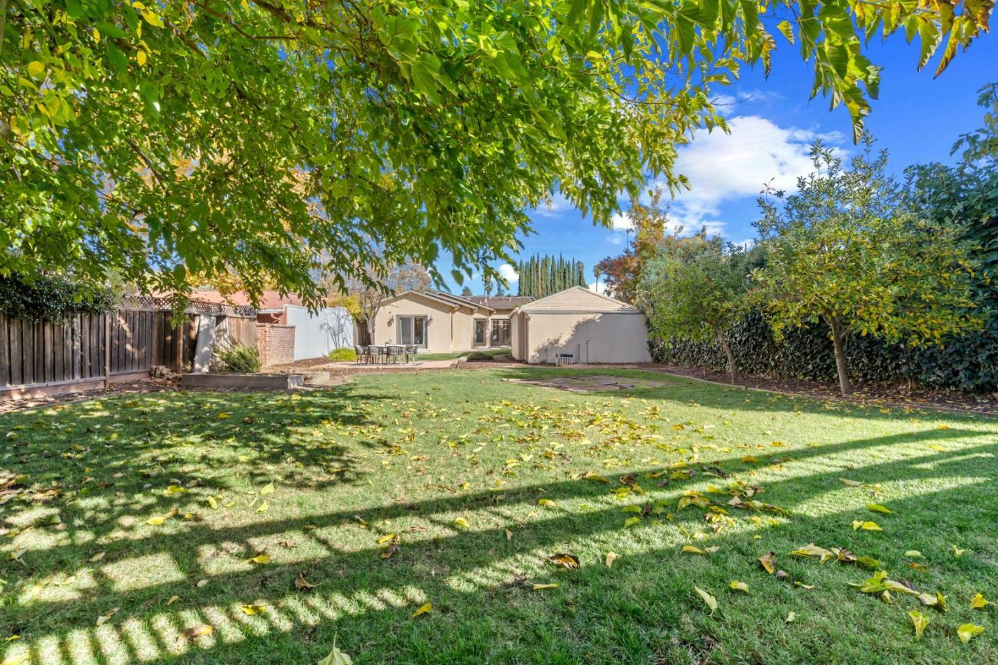 Property Photo:  975 Riverside Drive  CA 95125 