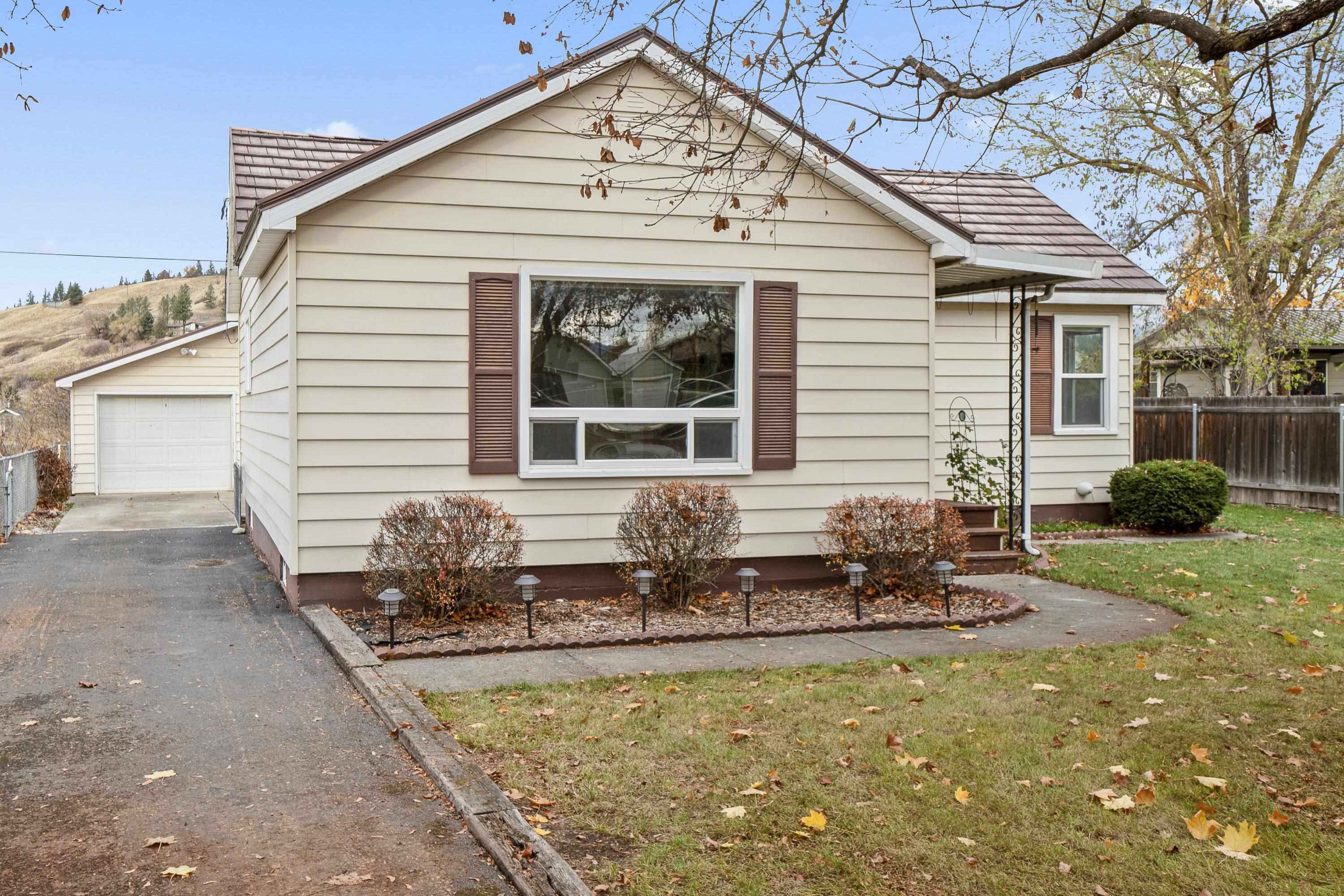 Property Photo:  11619 E Empire Ave  WA 99206 