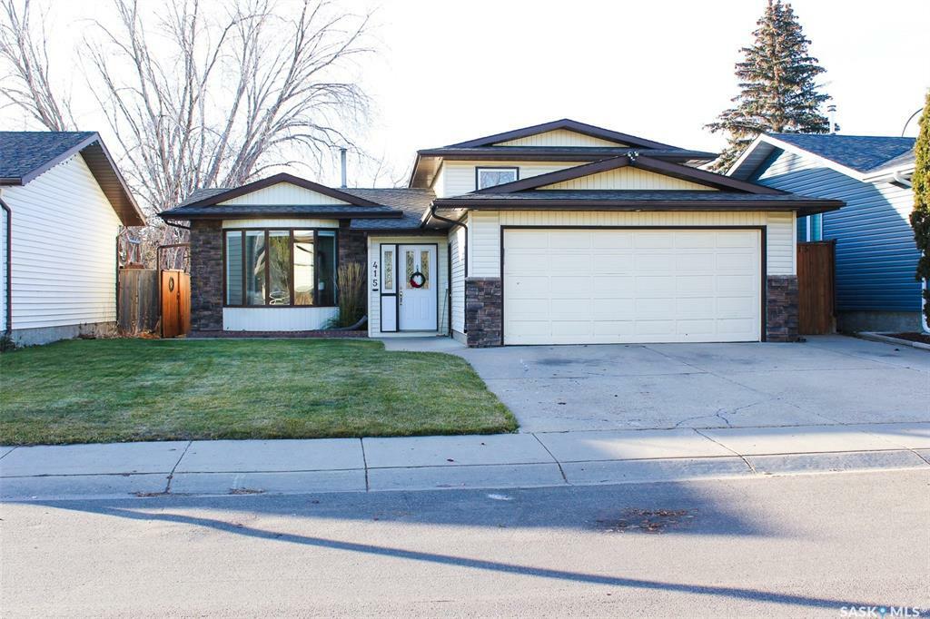 Property Photo:  415 Sherry Crescent  SK S7M 5R9 