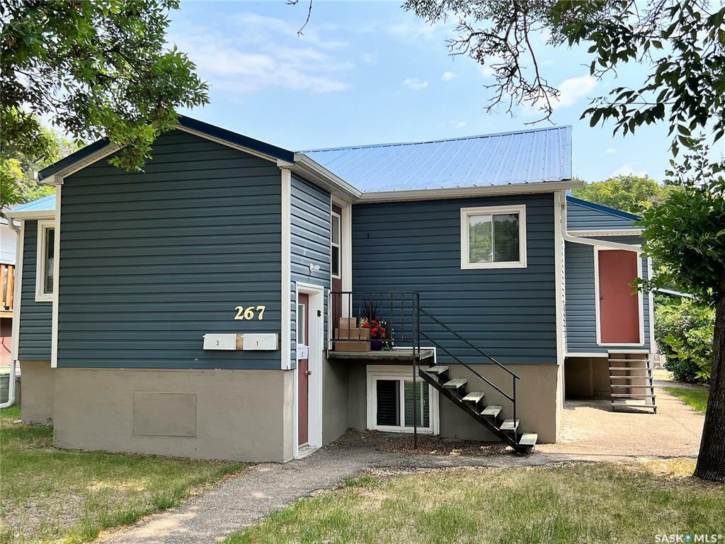 Property Photo:  267 7th Avenue NW  SK S9H 0Y9 