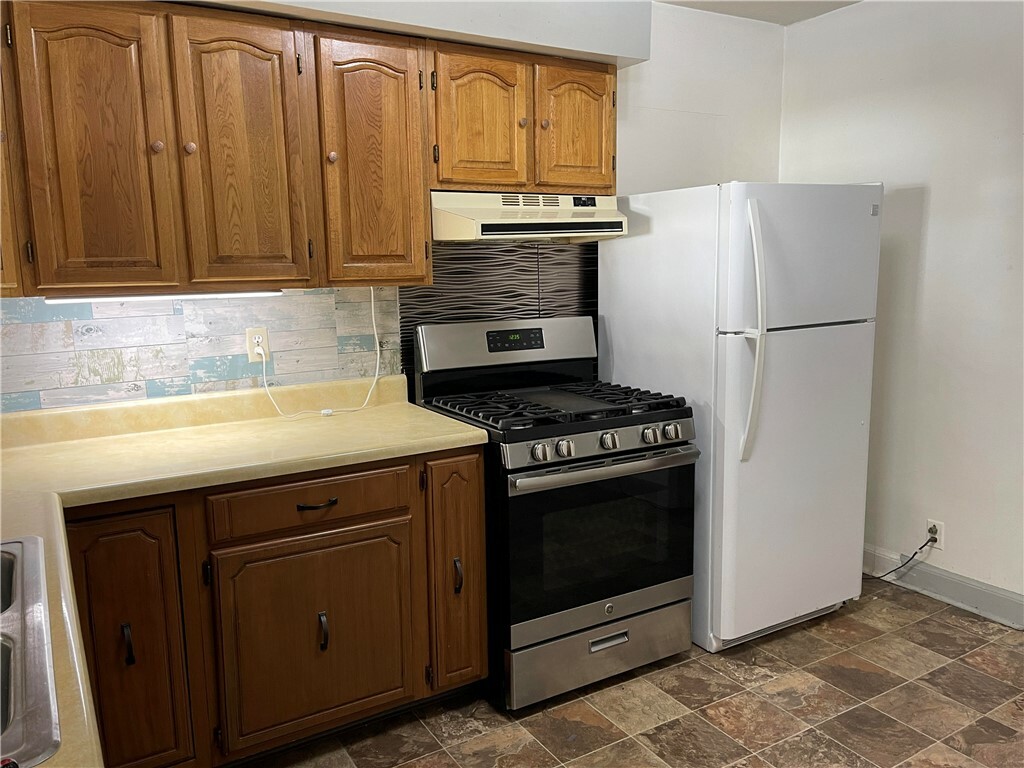 Property Photo:  1715 Third Avenue  PA 15066 