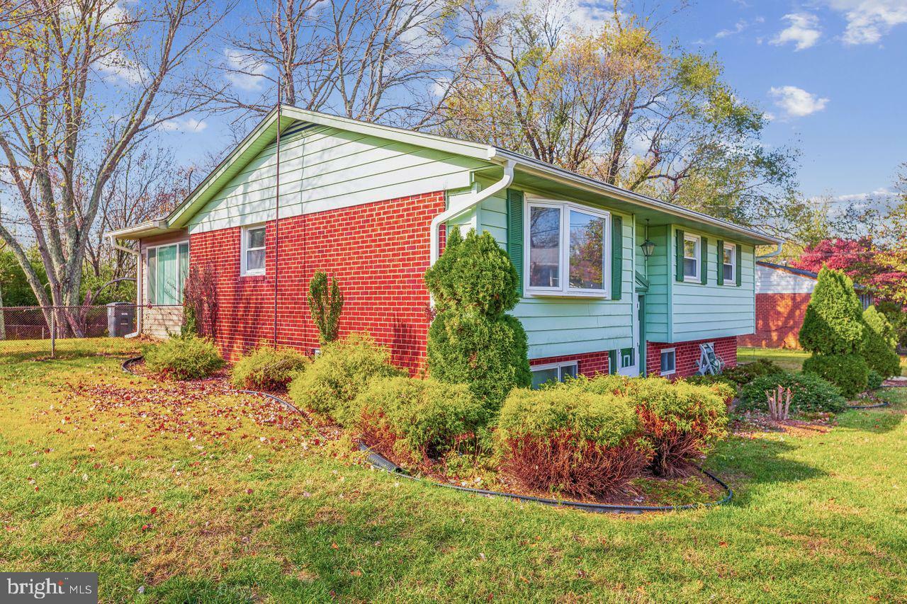 Property Photo:  9801 Glen View Drive  MD 20735 