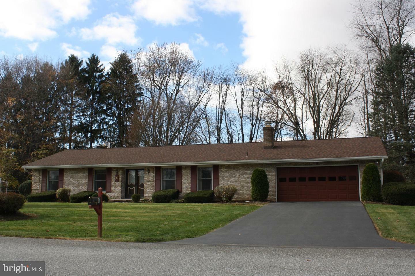 Property Photo:  5 Butterchurn Lane  PA 17007 