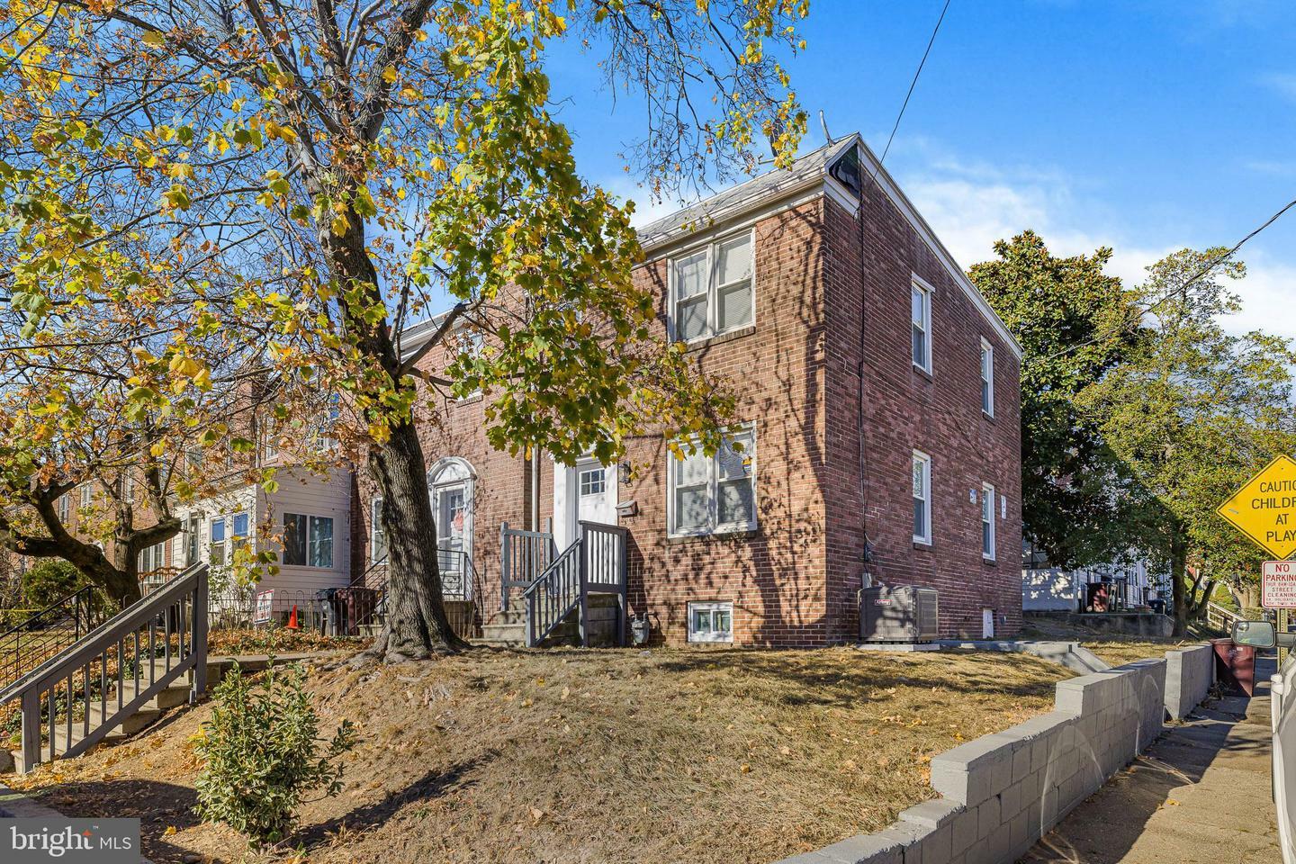 Property Photo:  2121 N Locust Street  DE 19802 