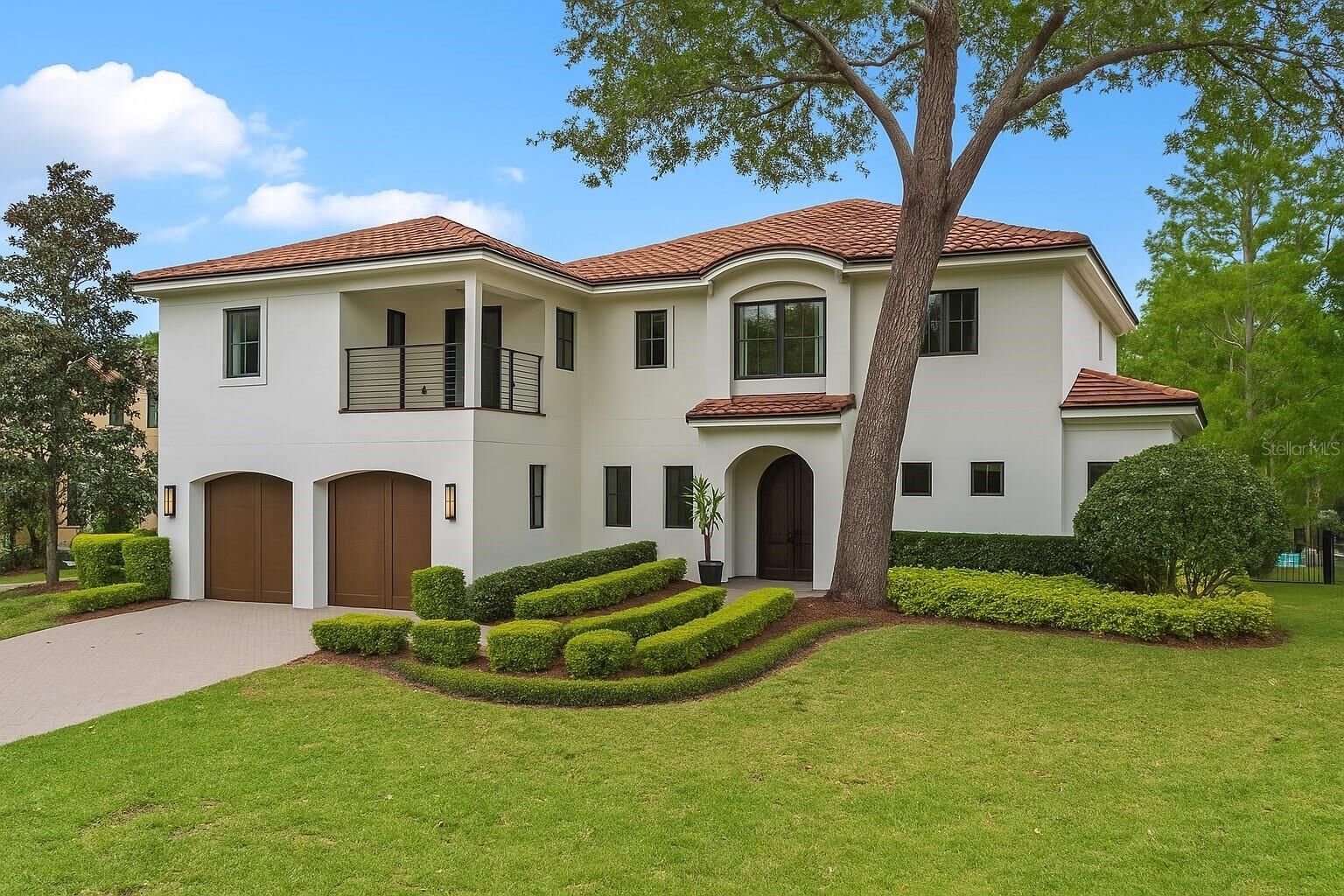 Property Photo:  2550 Venetian Way  FL 32789 