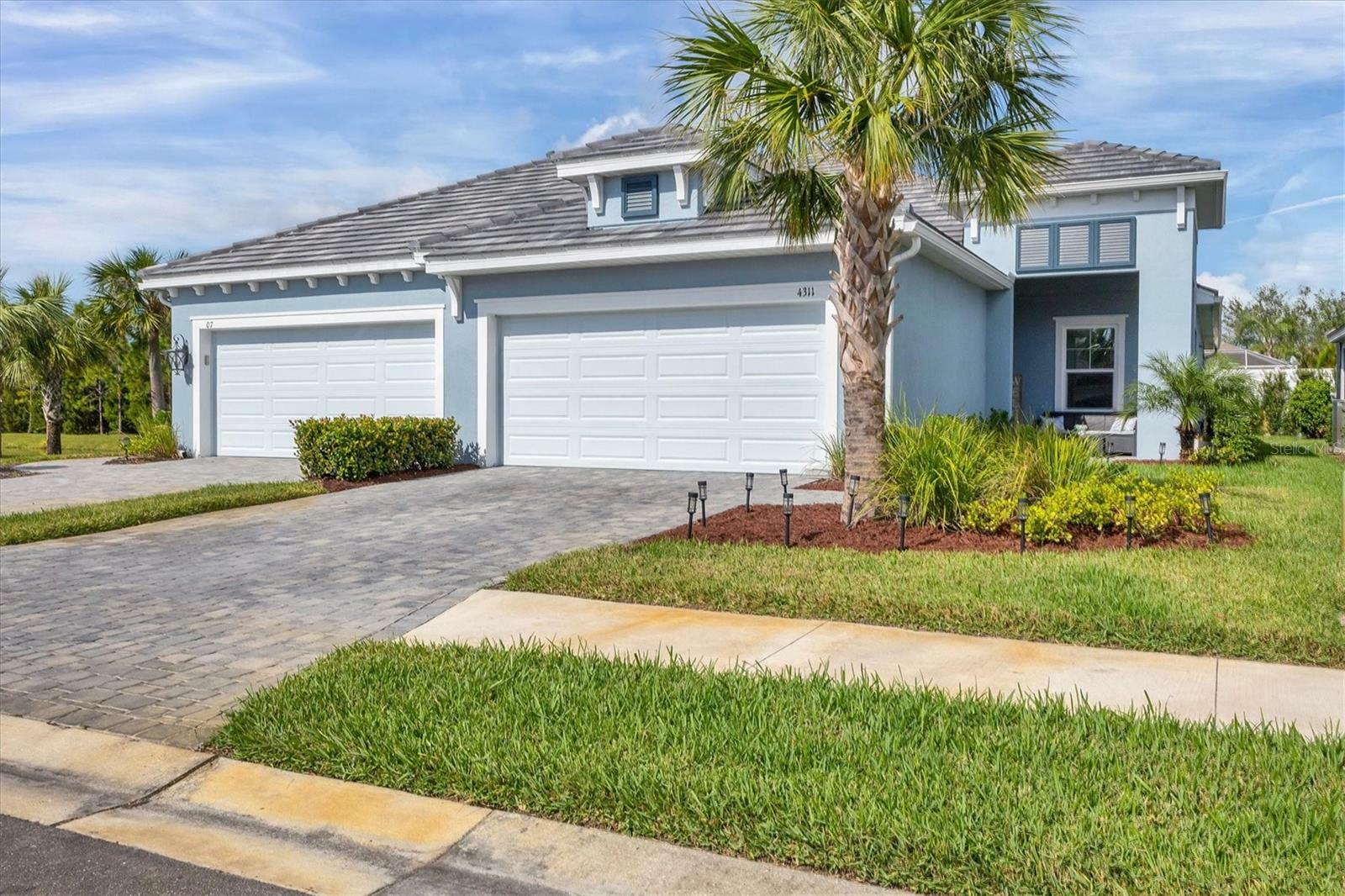 Property Photo:  4311 Star Apple Terrace  FL 34203 