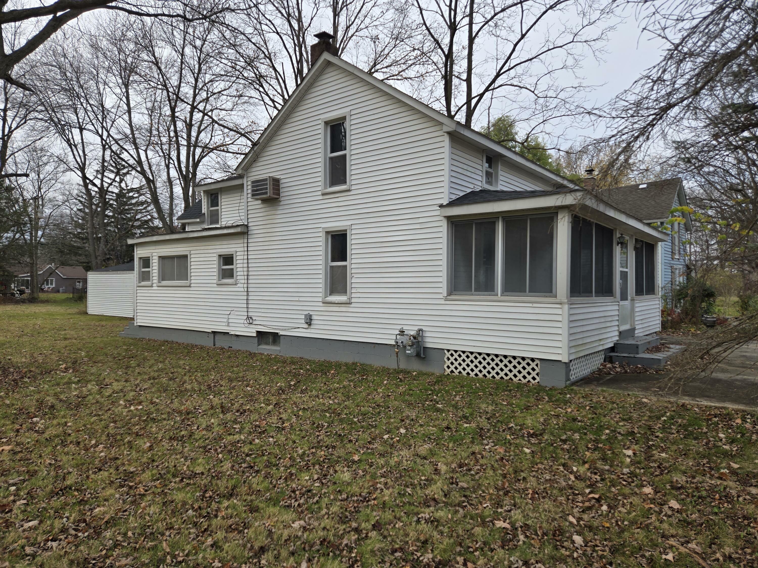 Property Photo:  25438 4th Street  MI 48138 