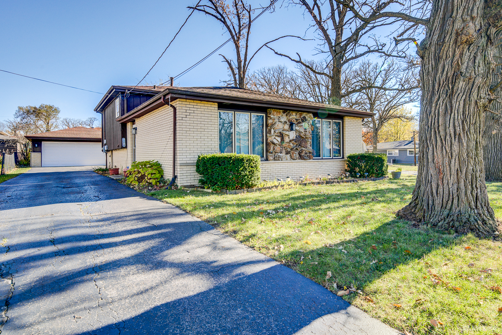 Property Photo:  16129 Lorel Avenue S  IL 60452 