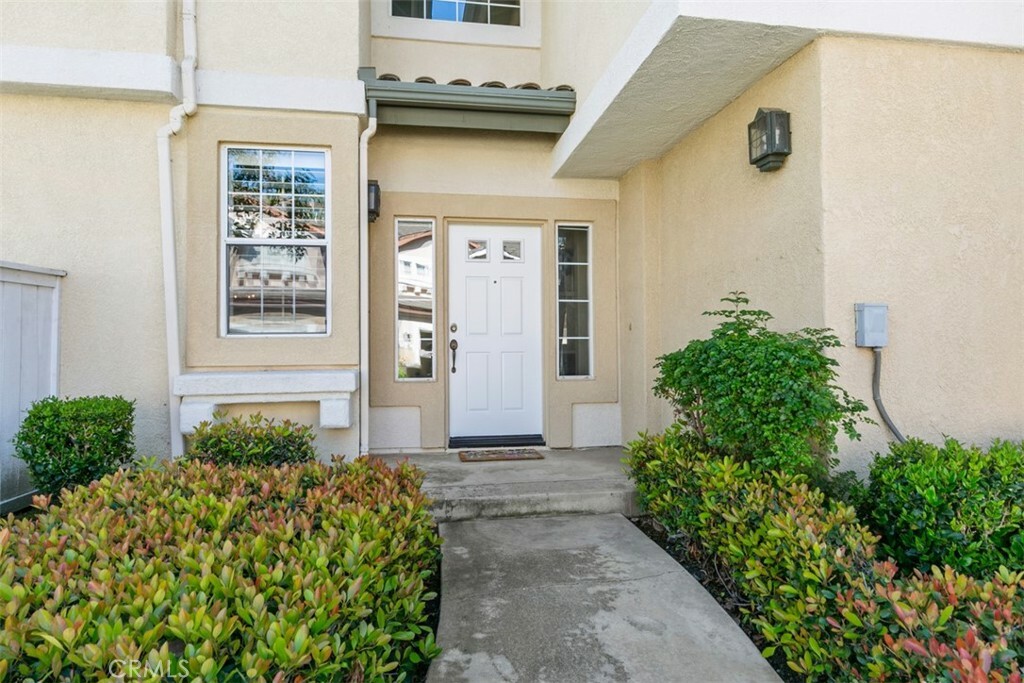 Property Photo:  8 Luzern  CA 92692 