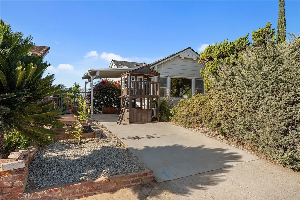 Property Photo:  10705 Cranks Road  CA 90230 