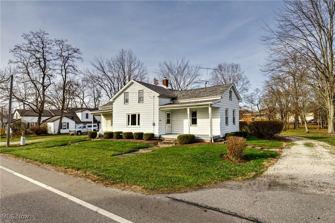 Property Photo:  2076 Kinsman Road NW  OH 44450 