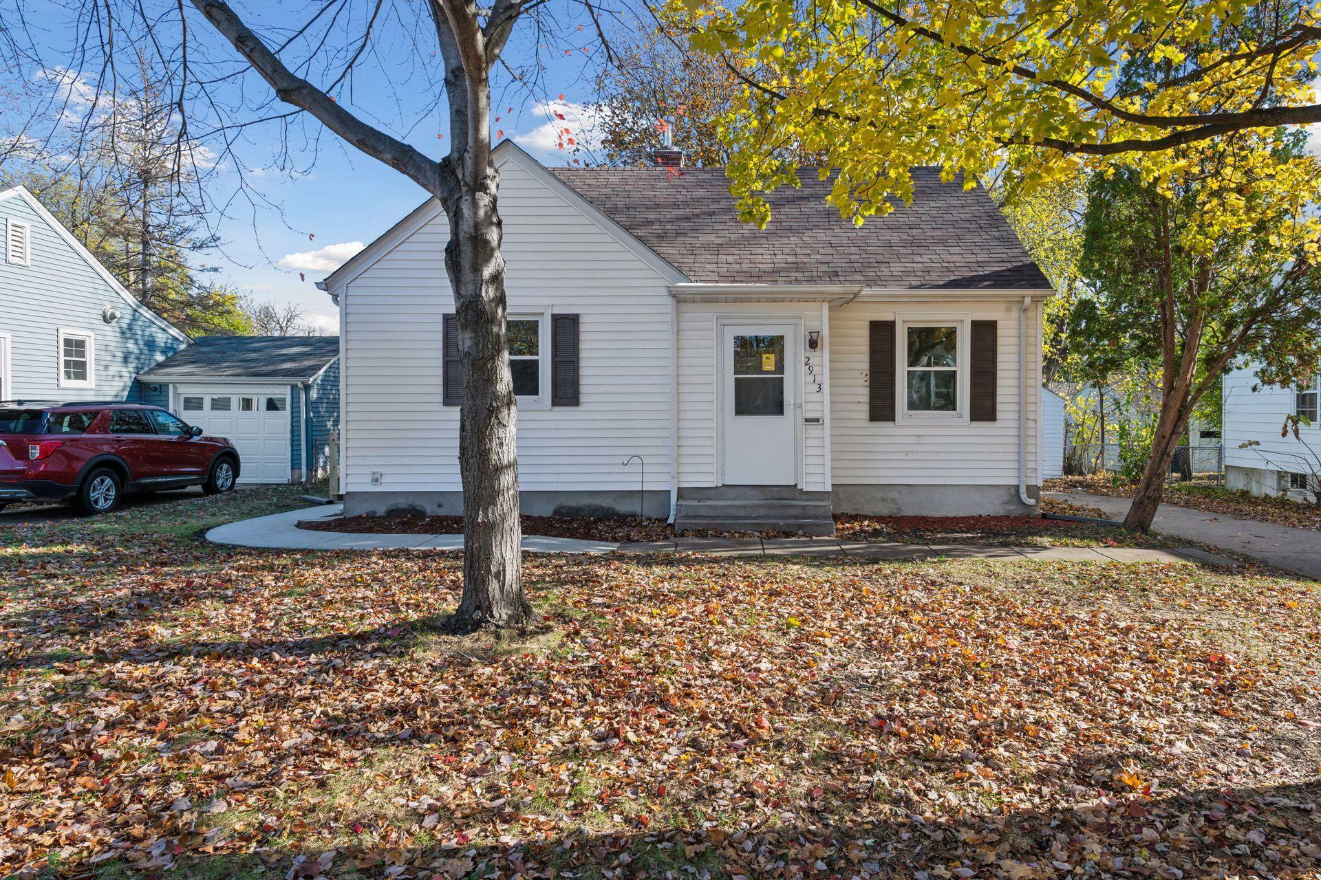 Property Photo:  2913 Zarthan Avenue S  MN 55416 