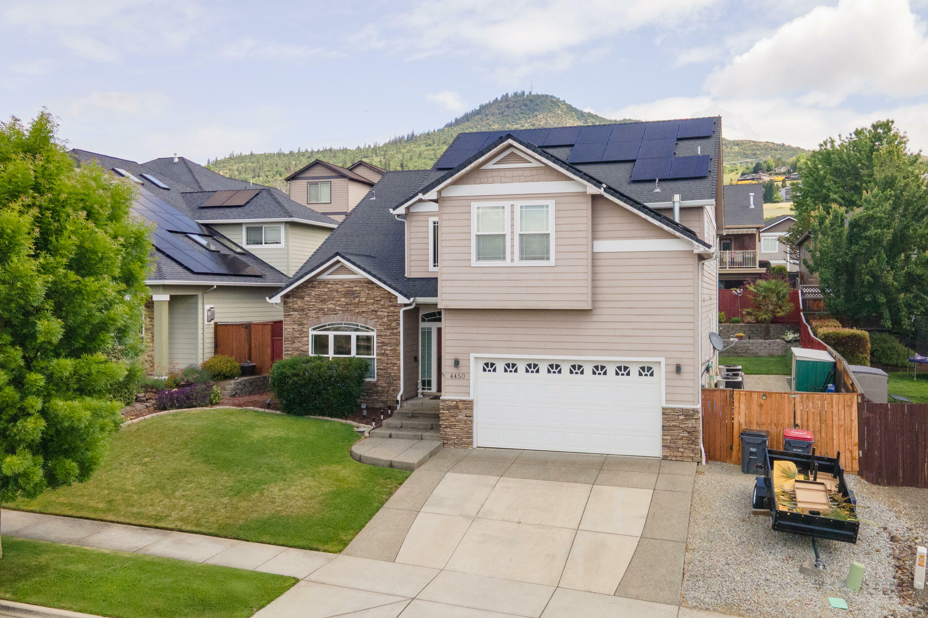 4450 Brownridge Terrace  Medford OR 97504 photo