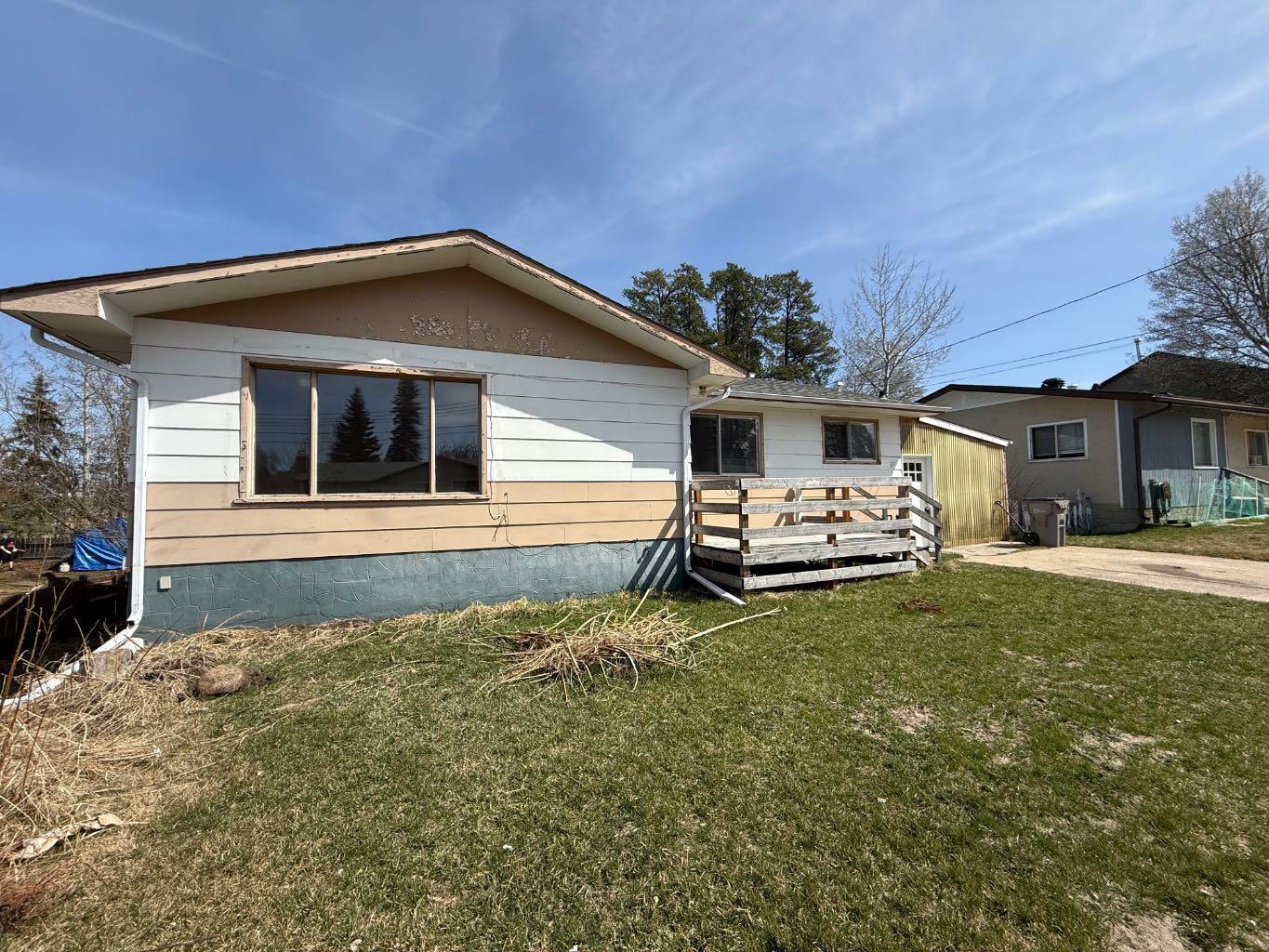 Property Photo: 36 Sandy Drive AB T7S 1G9