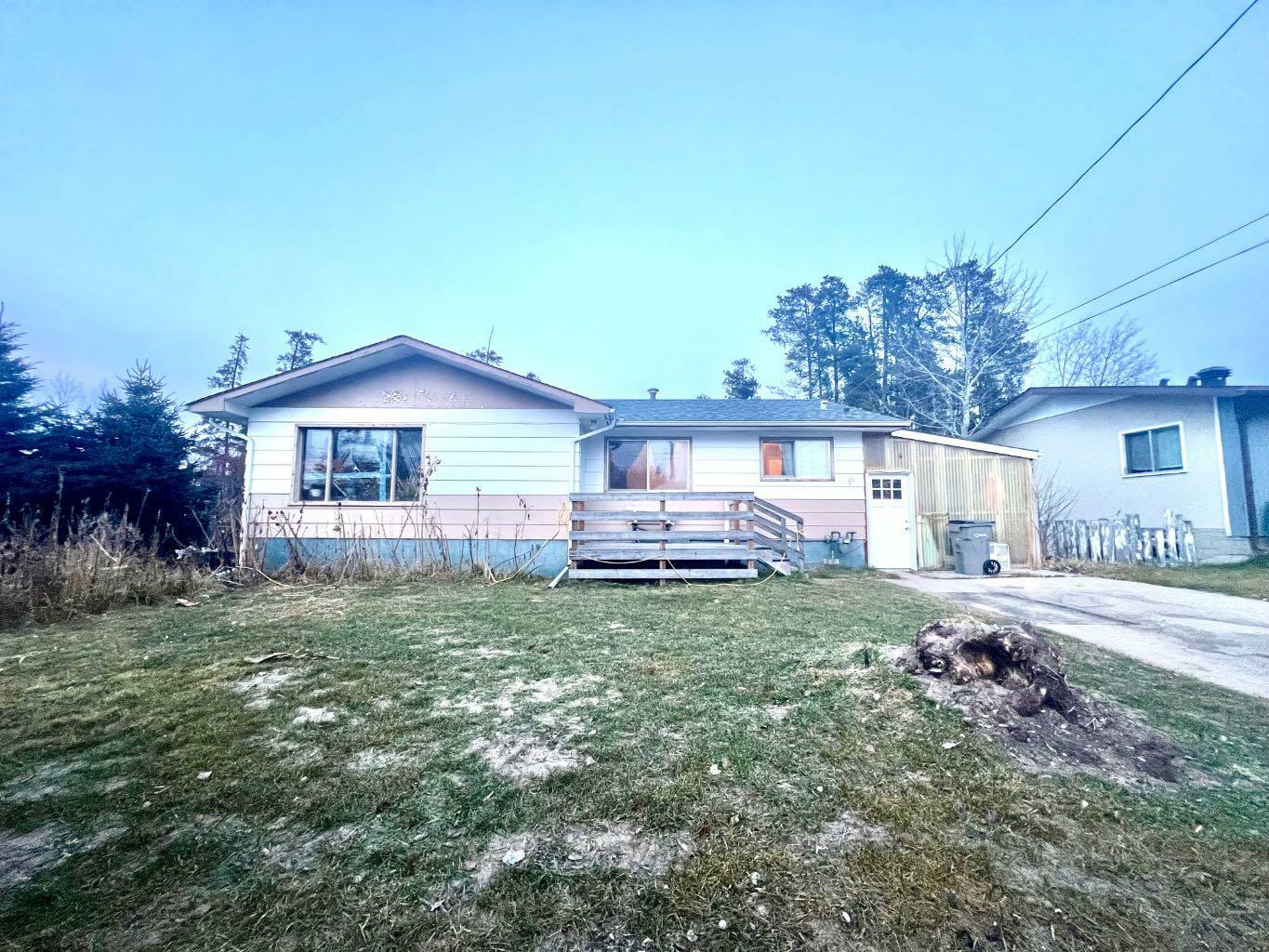 36 Sandy Drive  Whitecourt AB T7S 1G9 photo