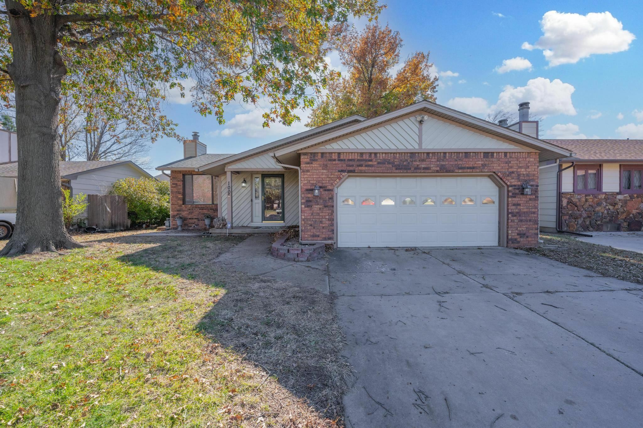 100 N Summitlawn Cir  Wichita KS 67212 photo