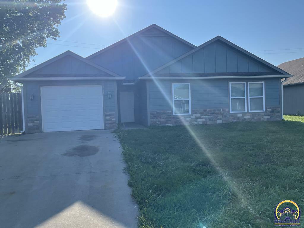 Property Photo: 7110 SW Greenview Dr KS 66619
