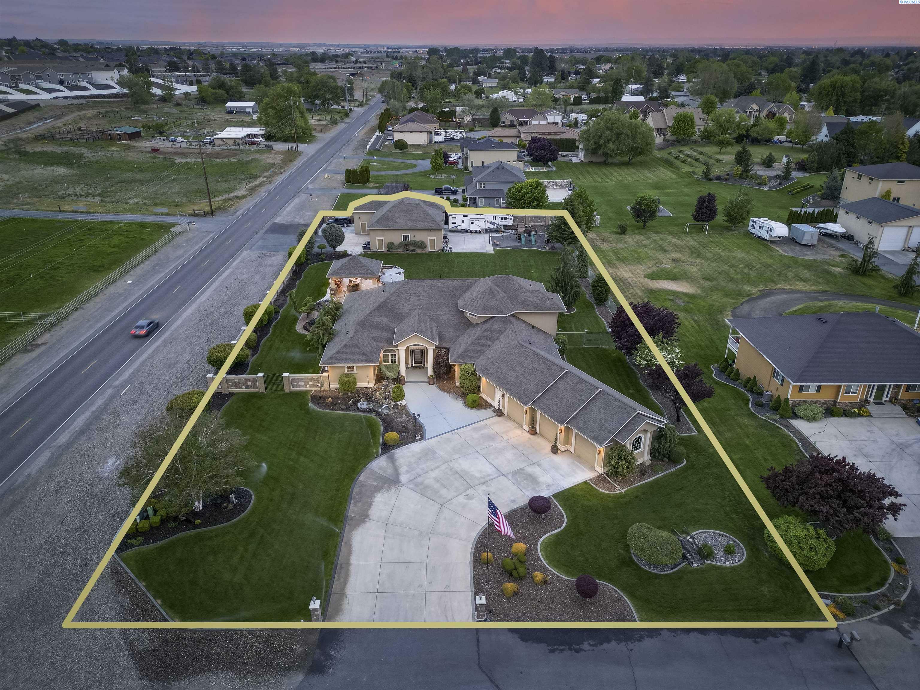 Property Photo: 3017 N Road 56 WA 99301