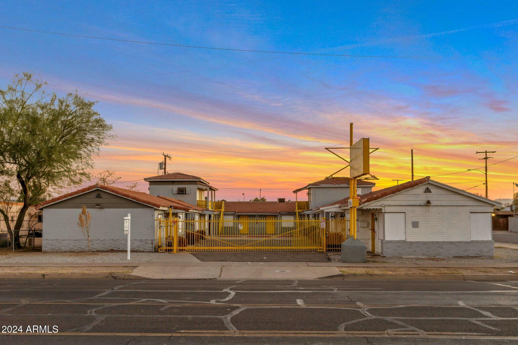 Property Photo:  1945 W Van Buren Street  AZ 85009 