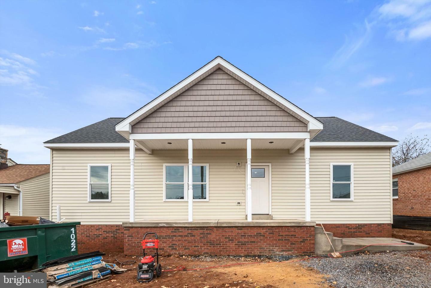 Property Photo:  212 Washington Avenue  VA 22630 