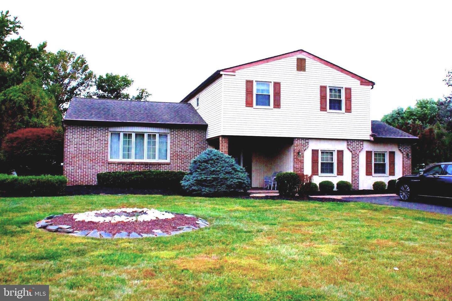Property Photo: 110 Andrea Drive PA 18954