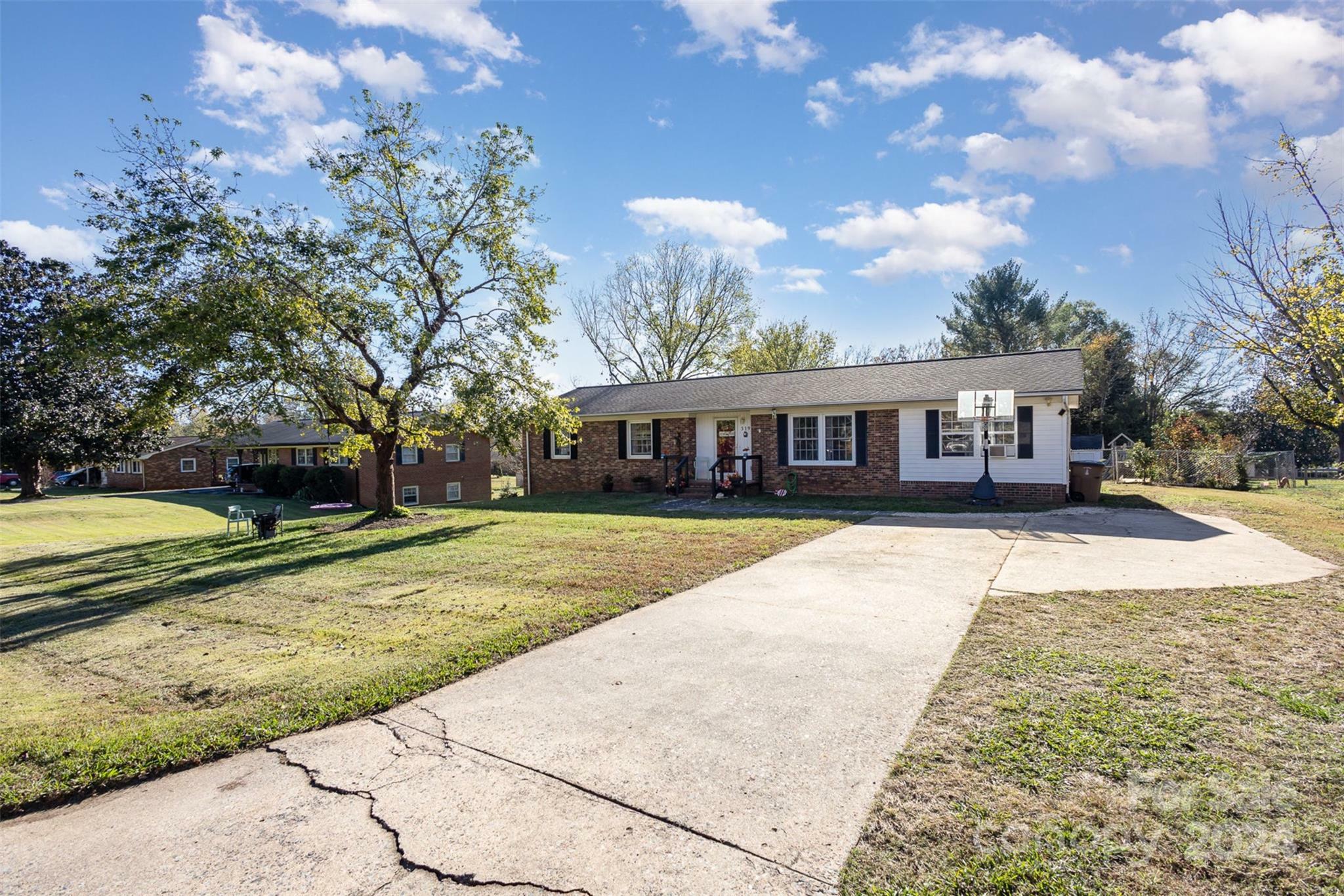 Property Photo:  319 Circleview Drive  NC 28150 