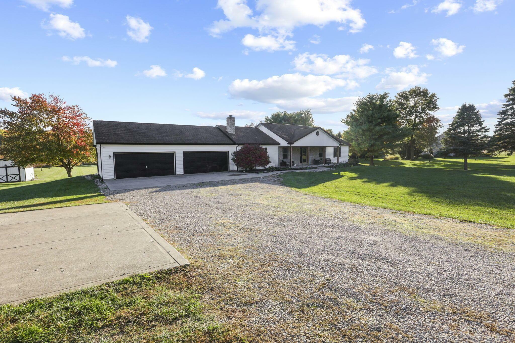 Property Photo:  645 Refugee Road SE  OH 43025 