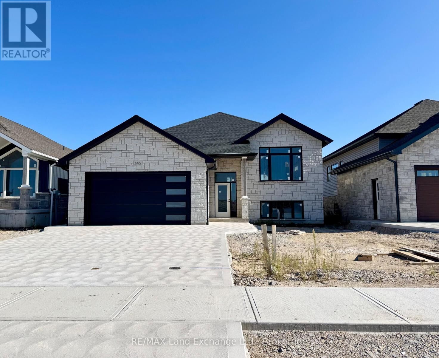 Property Photo: 465 Northport Drive ON N0H 2C8
