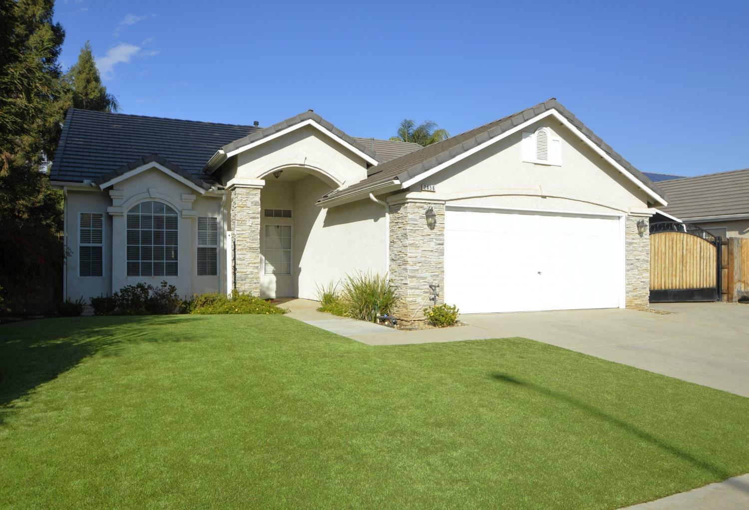 Property Photo:  2856 E Pryor Drive  CA 93720 