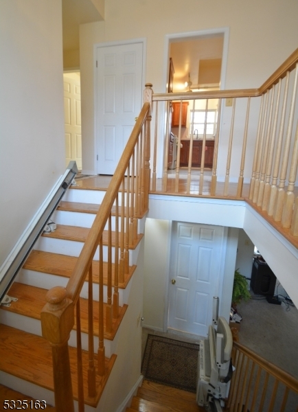 Property Photo:  7 Elmwood Ct  NJ 07054 