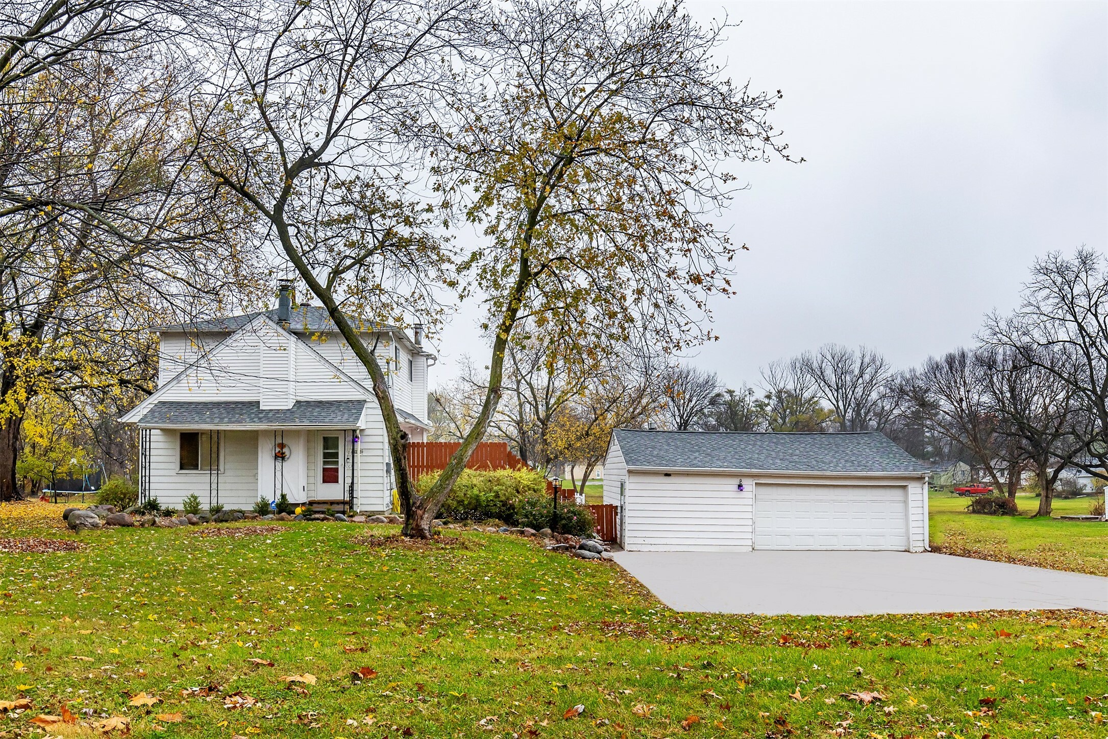 Property Photo:  3827 E 30th Street  IA 50317 