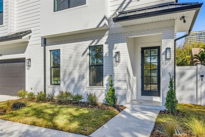 Property Photo:  3012 S Esperanza Avenue  FL 33629 