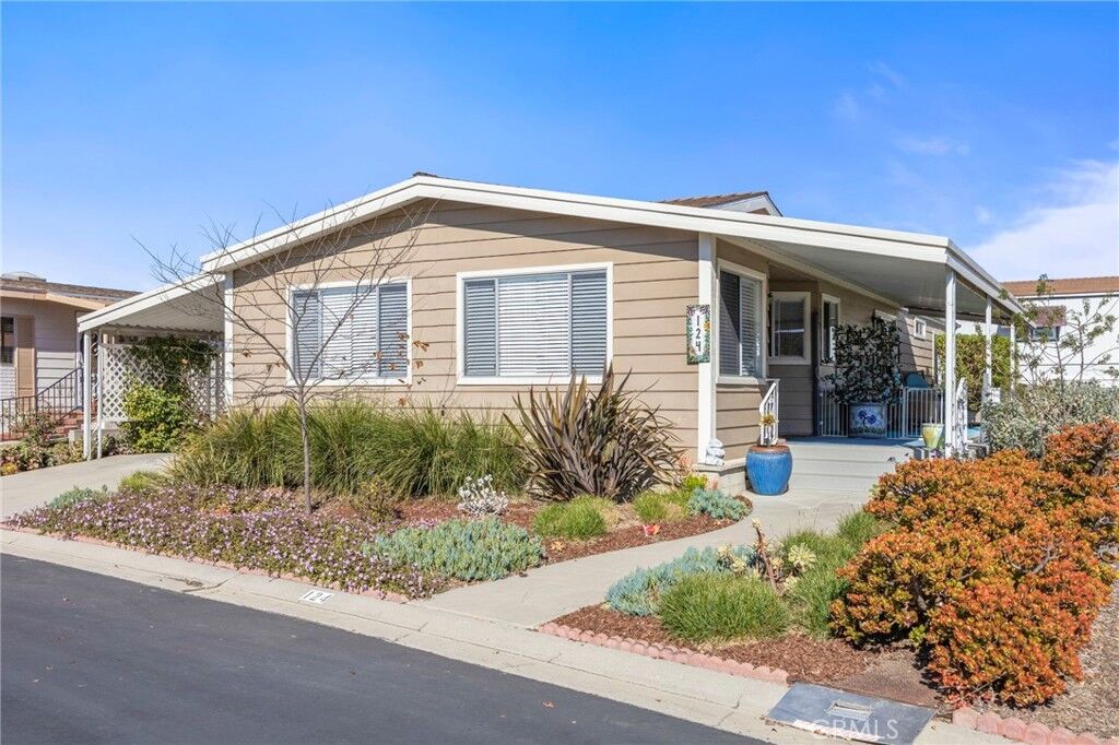 Property Photo: 124 Poinsettia Gardens Drive 124 CA 93004