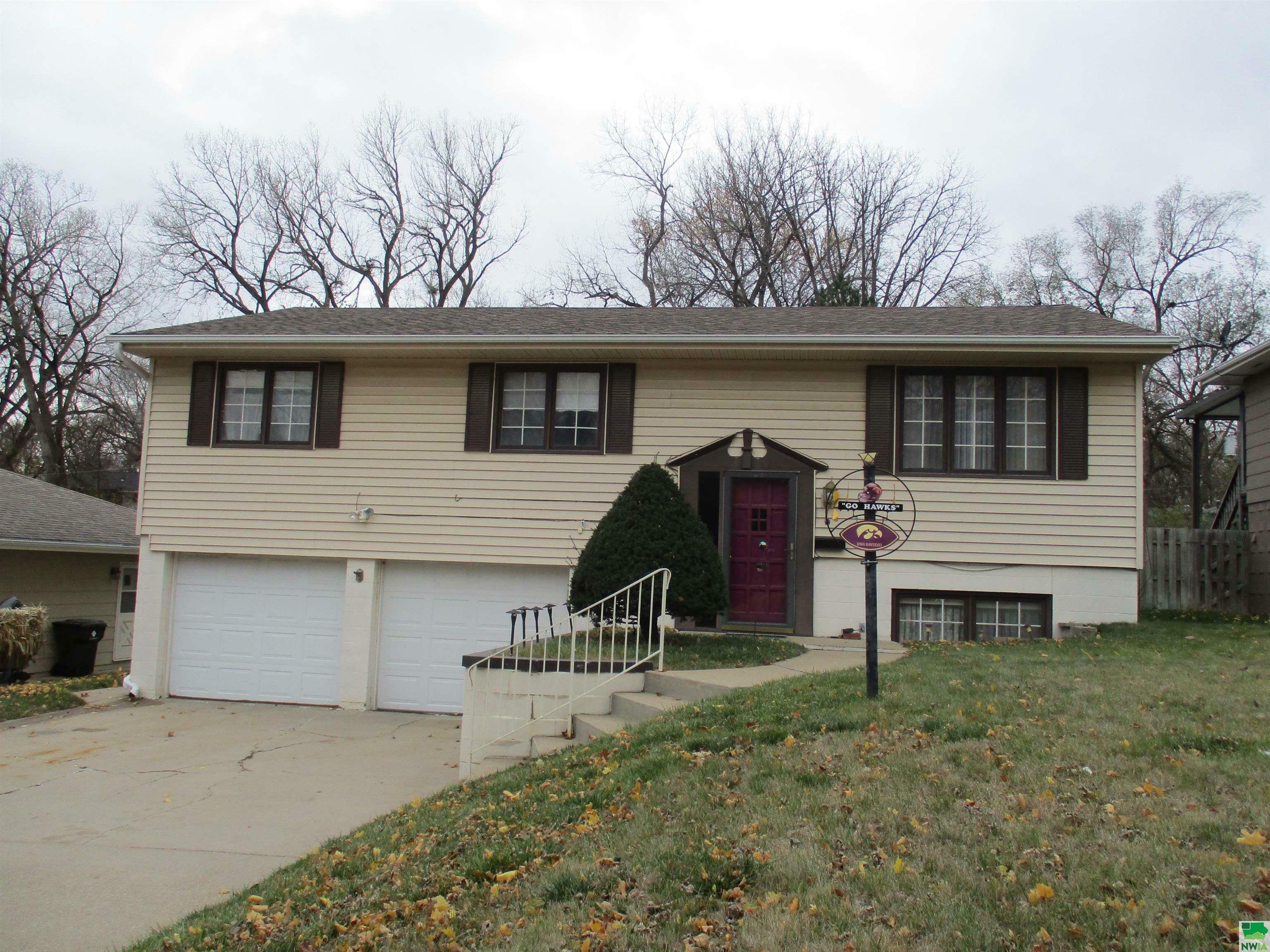 3253 Viking Drive  Sioux City IA 51104 photo