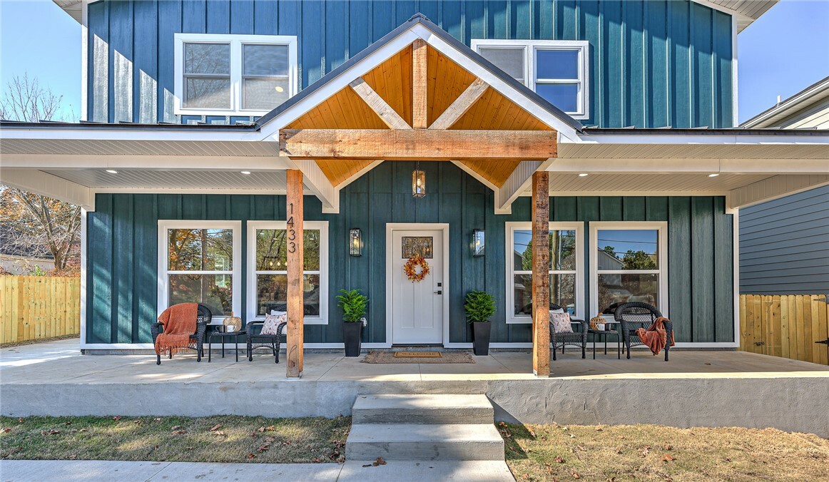 Property Photo: 1433 S Duncan Avenue AR 72701