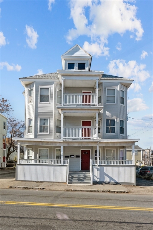 Property Photo:  264 Jackson St  MA 01841 