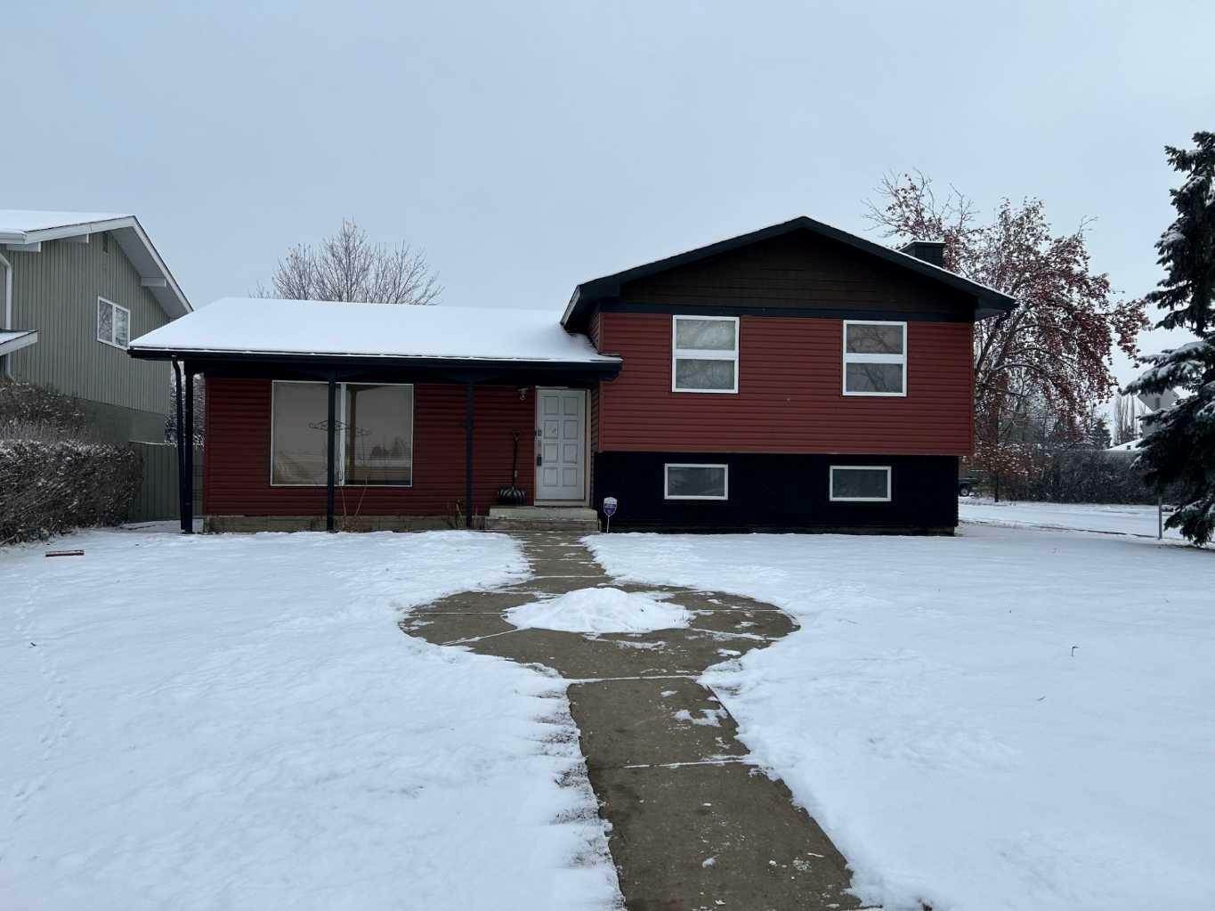 Property Photo:  47 Mitchell Avenue  AB T4N 5S8 