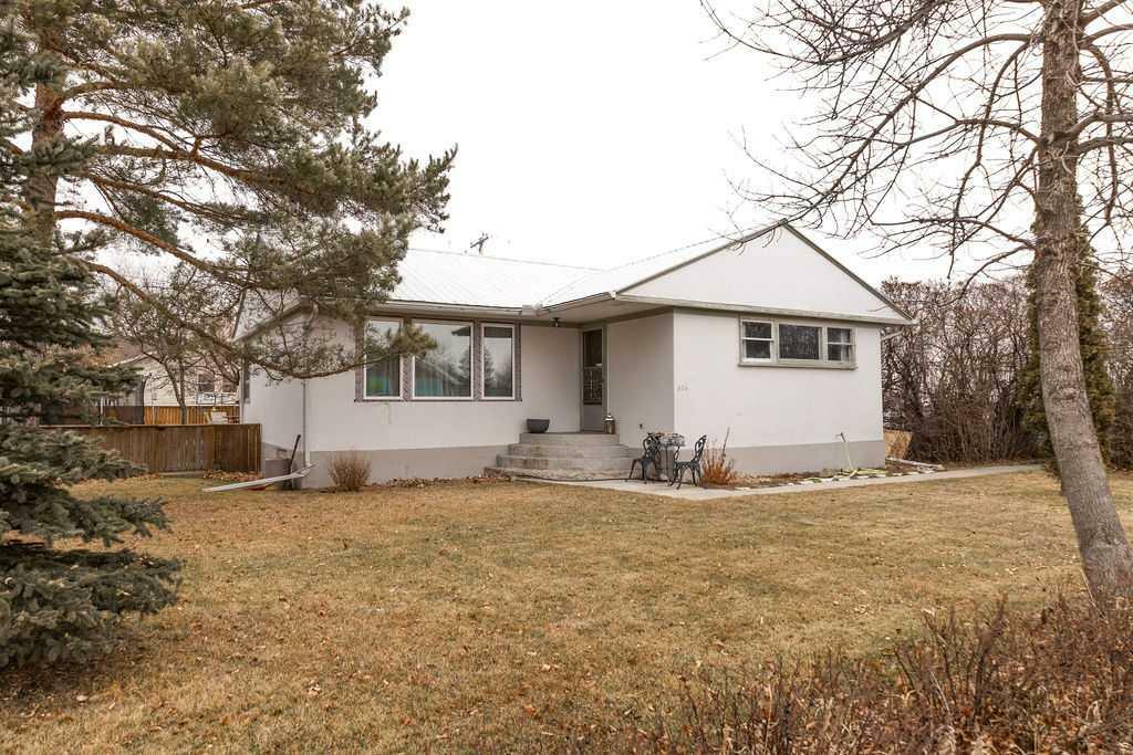 Property Photo:  336 3 Avenue SE  AB T1V 1H7 