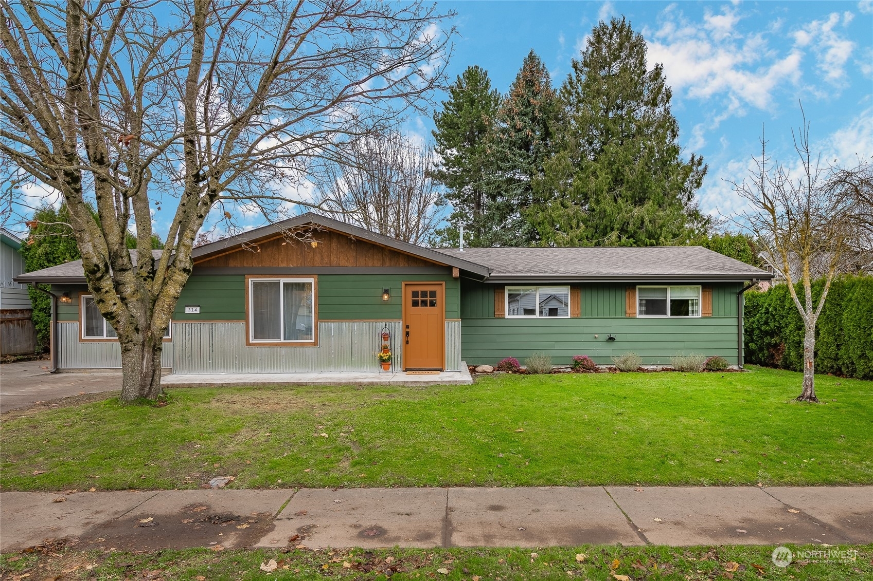 Property Photo:  314 1st Street  WA 98295 