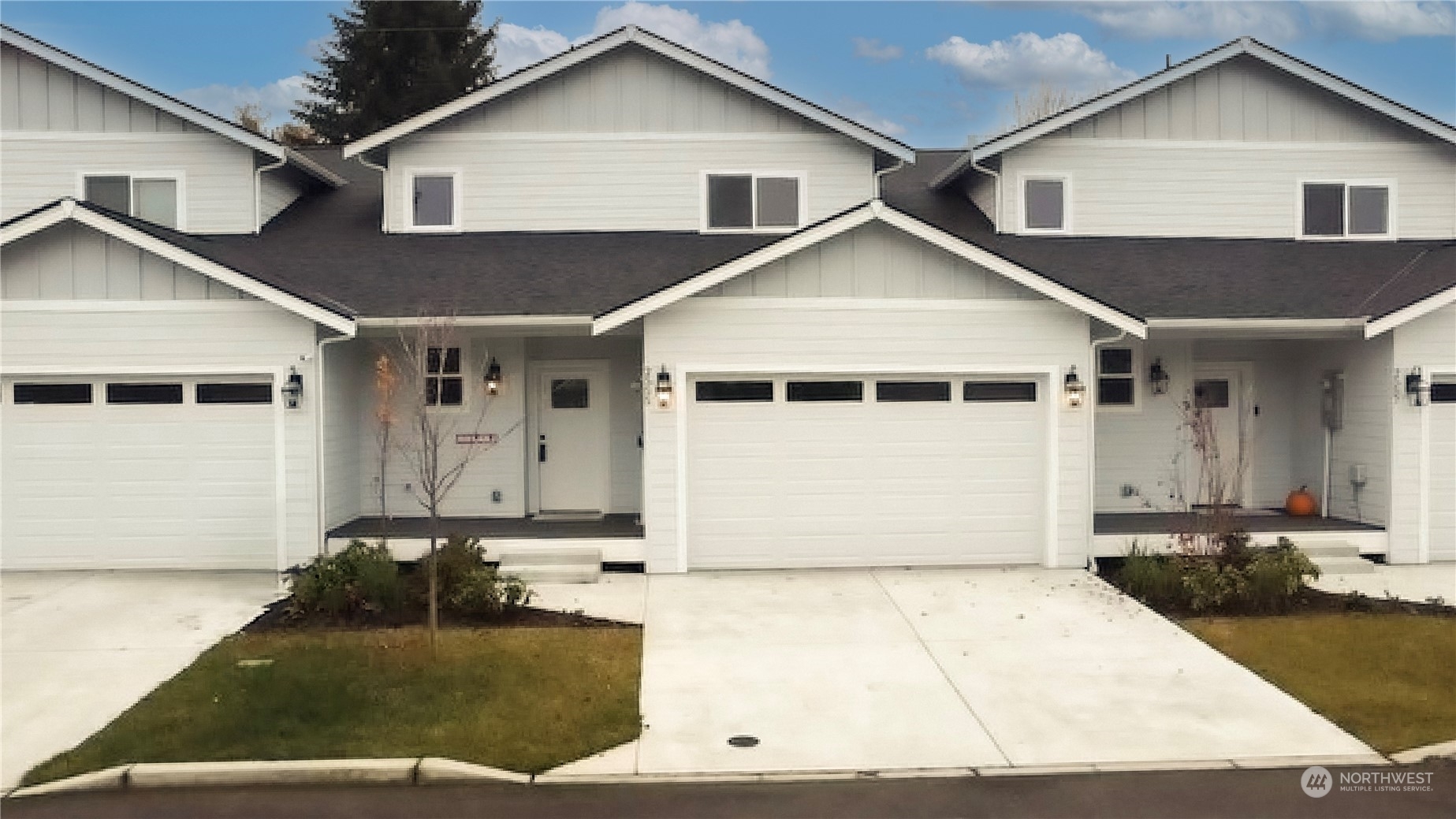 Property Photo:  2555 Natola Drive SE  WA 98501 