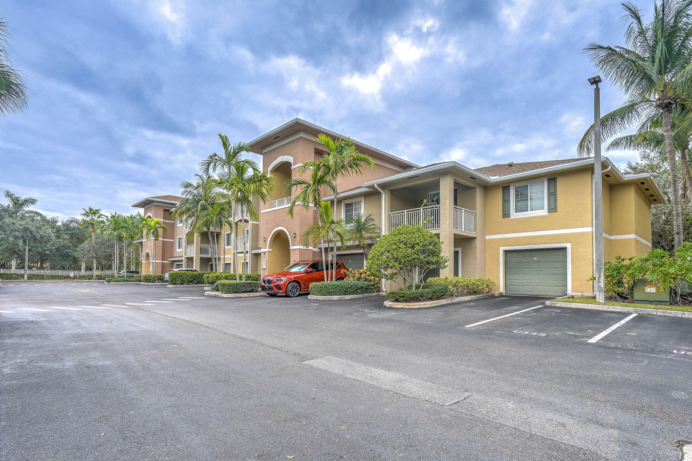 Property Photo:  6573 Emerald Dunes Drive 106  FL 33411 