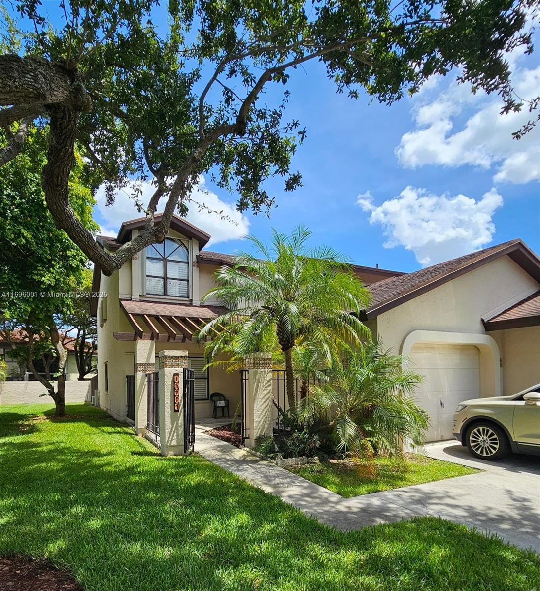 Property Photo:  13707 SW 100th Ter 13707  FL 33186 