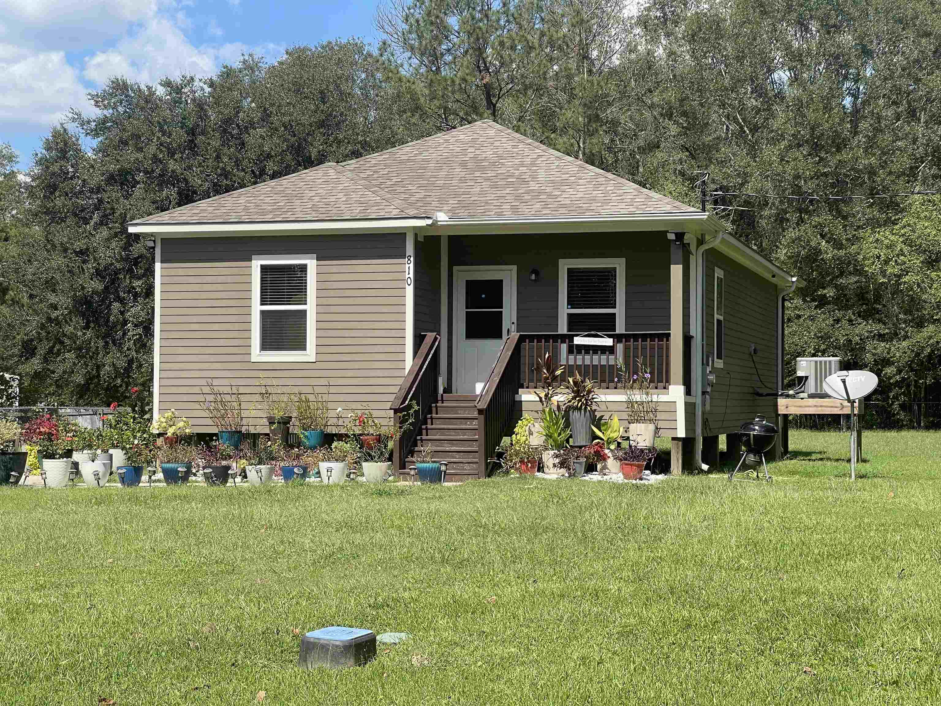 Property Photo:  810 Lewis Ln.  TX 77625 