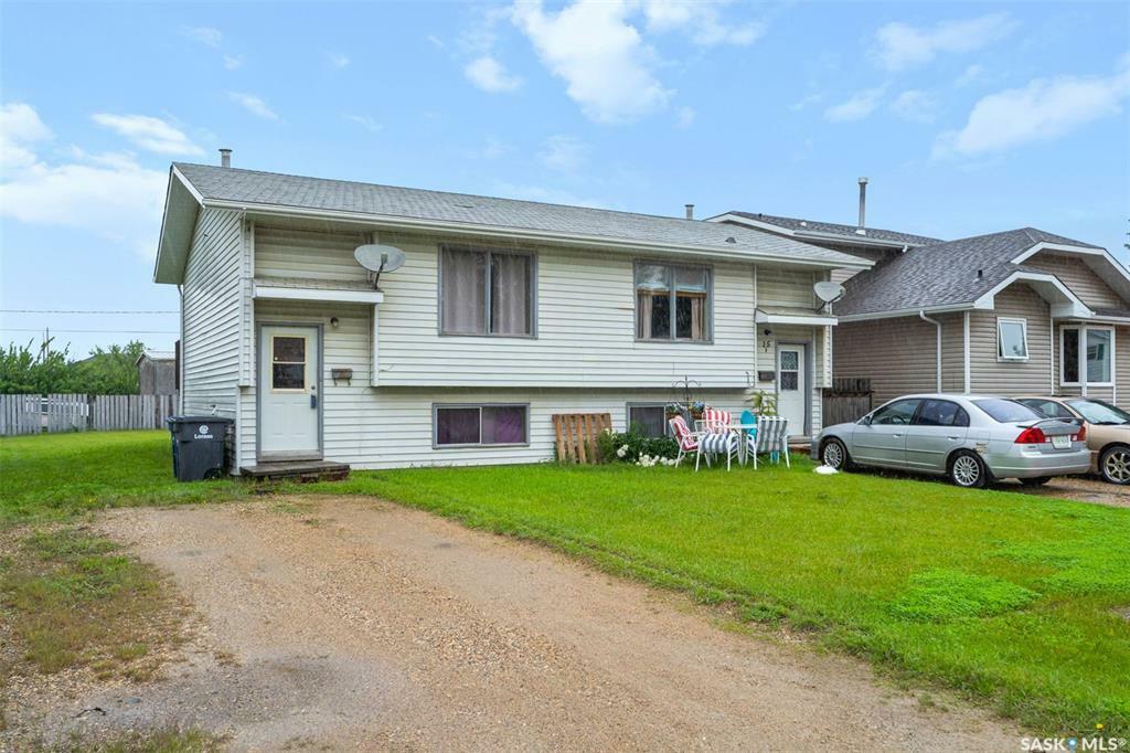 15A & 15B Erixon Place  Clavet SK S0K 0Y0 photo