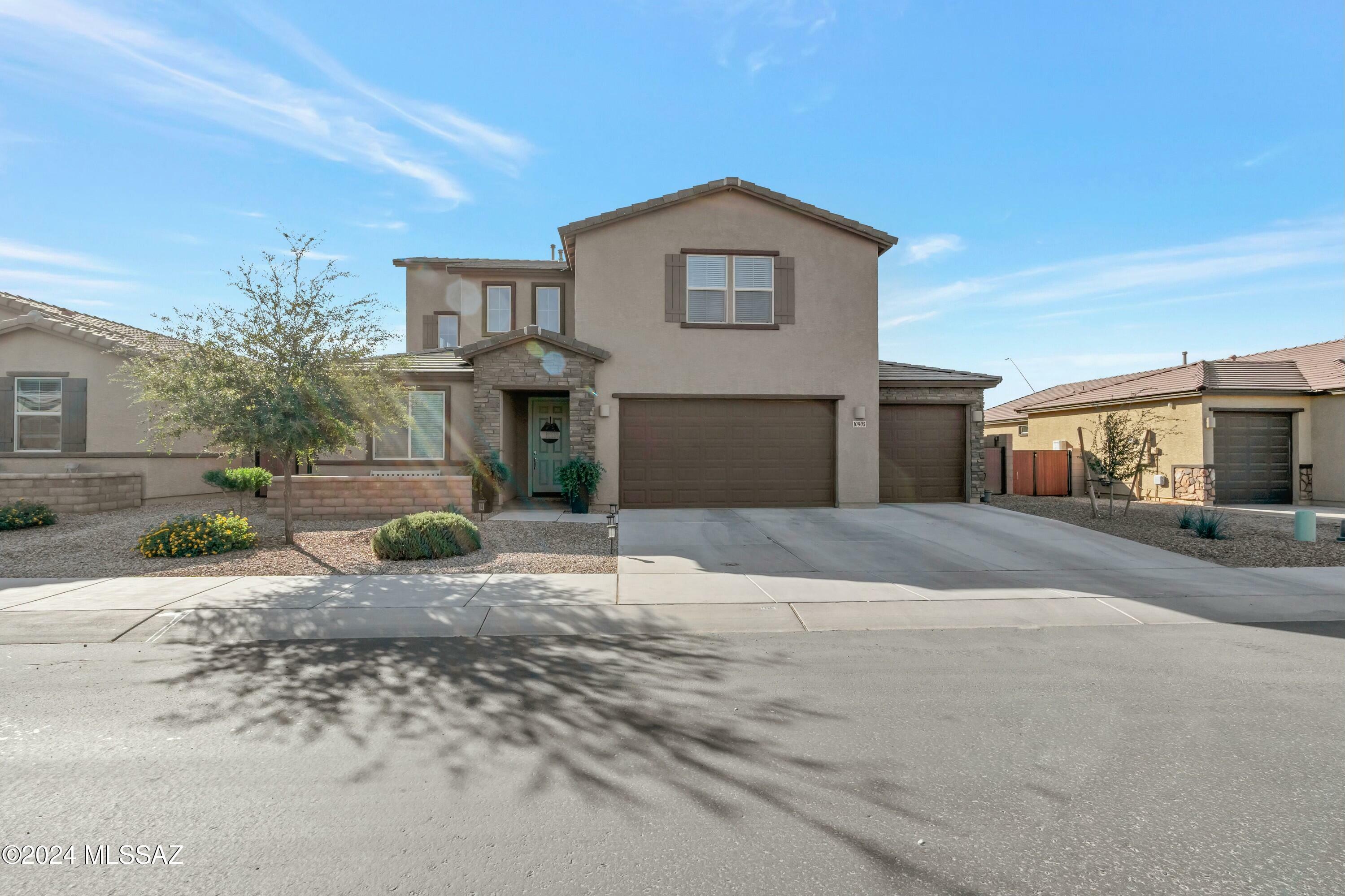 Property Photo:  10905 W Keuka Drive  AZ 85653 