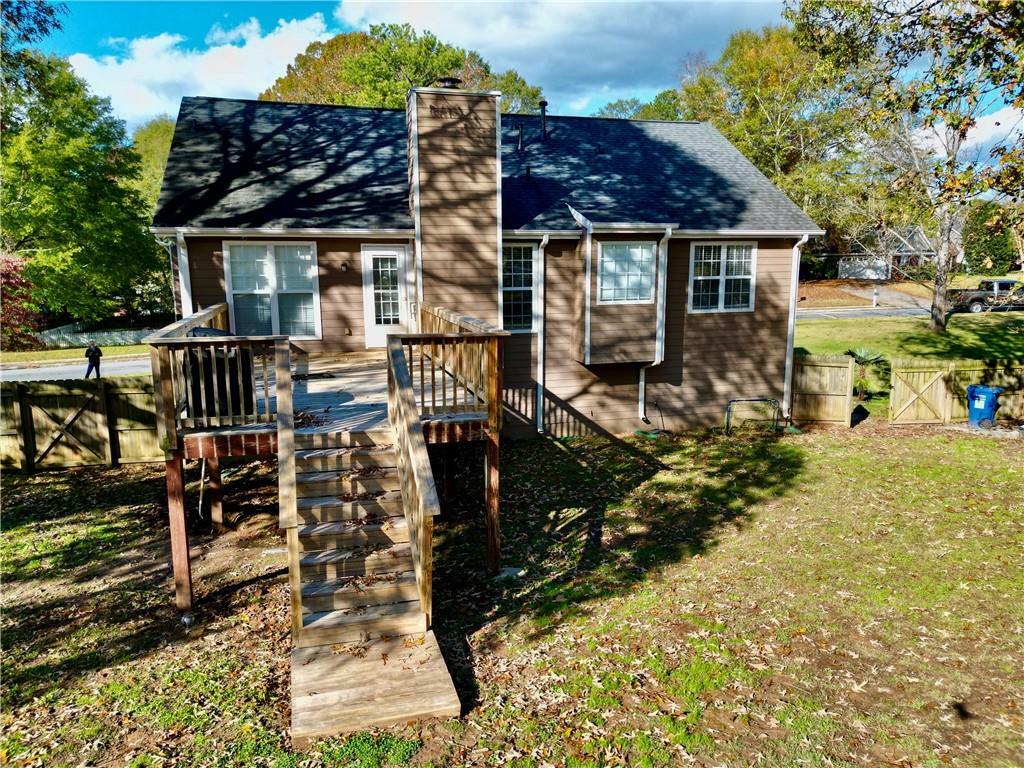 Property Photo:  520 Weeping Willow Drive  GA 30052 